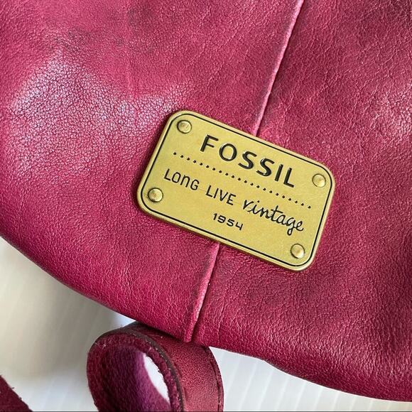 Fossil red leather front flap crossbody - Picture 16 of 16